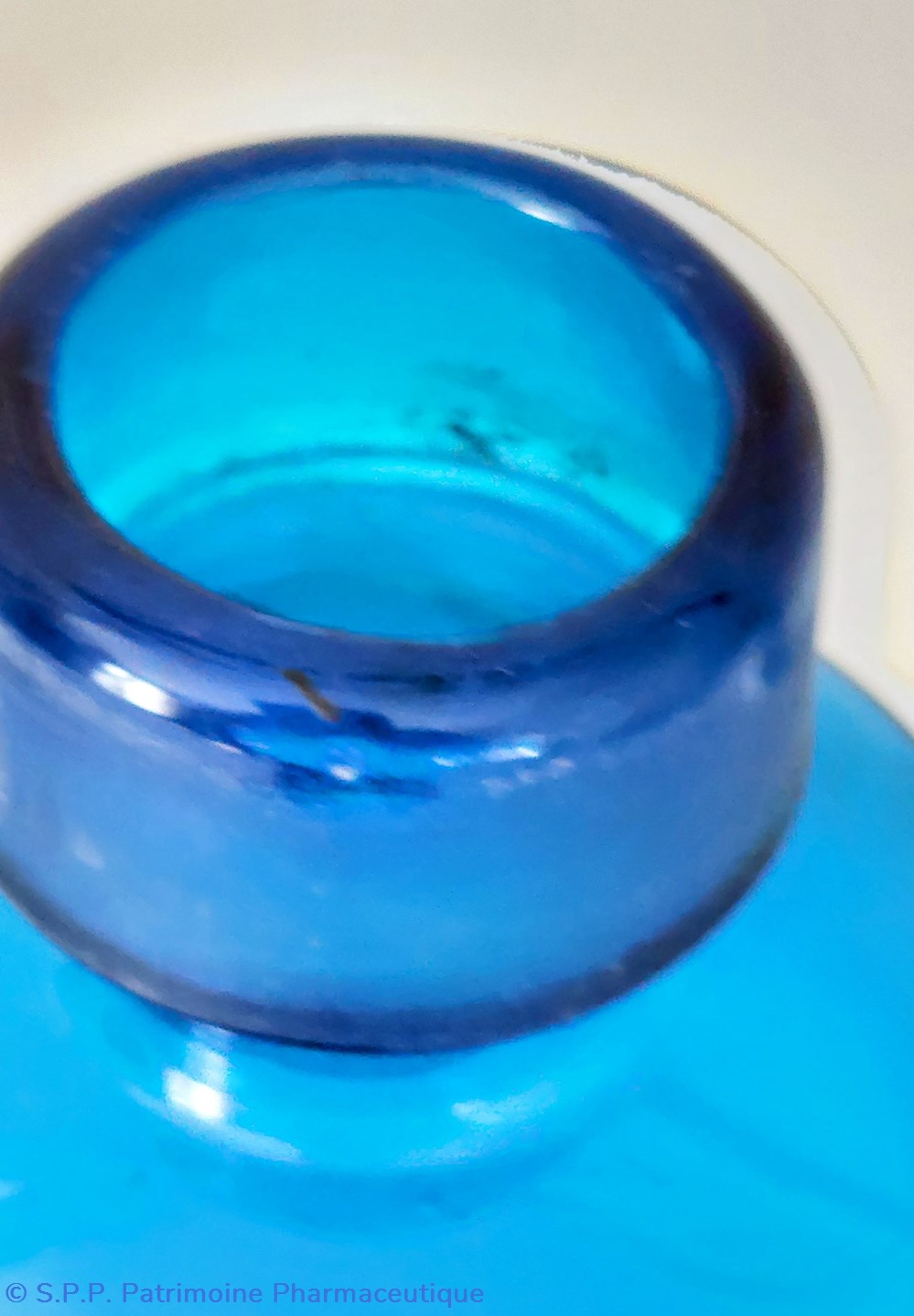 Bleu / Flacon en verre bleu outre - mer 22.5 cm 2 science pharmacie bleu flacon en verre bleu outre mer 22 5 cm