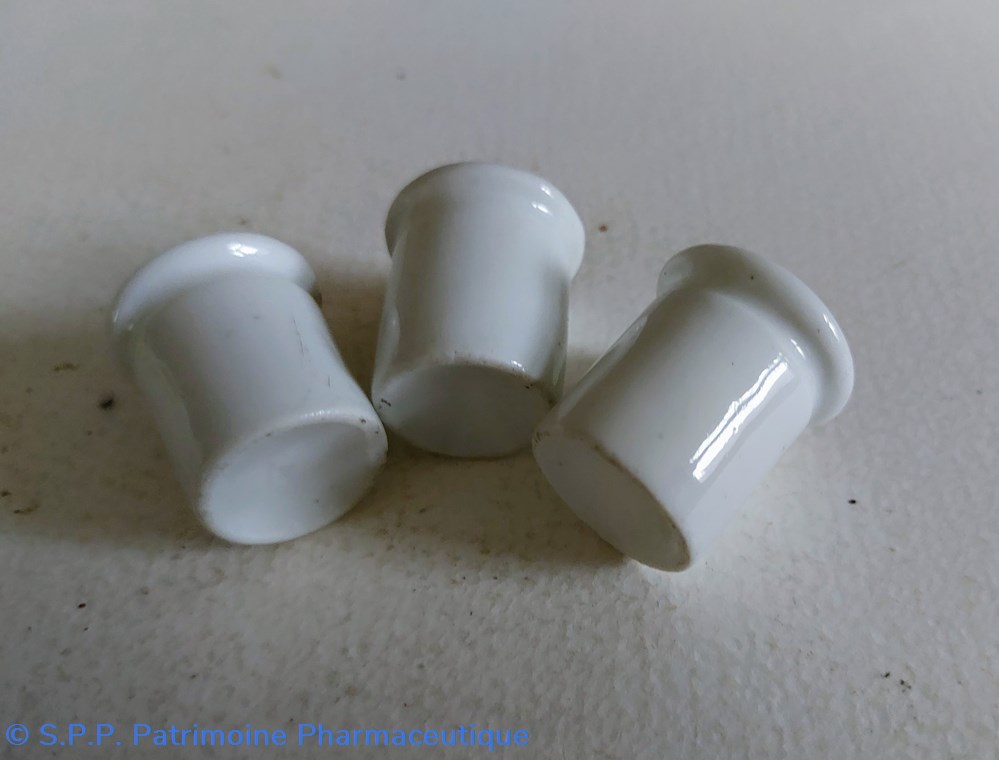 science pharmacie pots ou mesures en porcelaine hauteur 2 5 cm