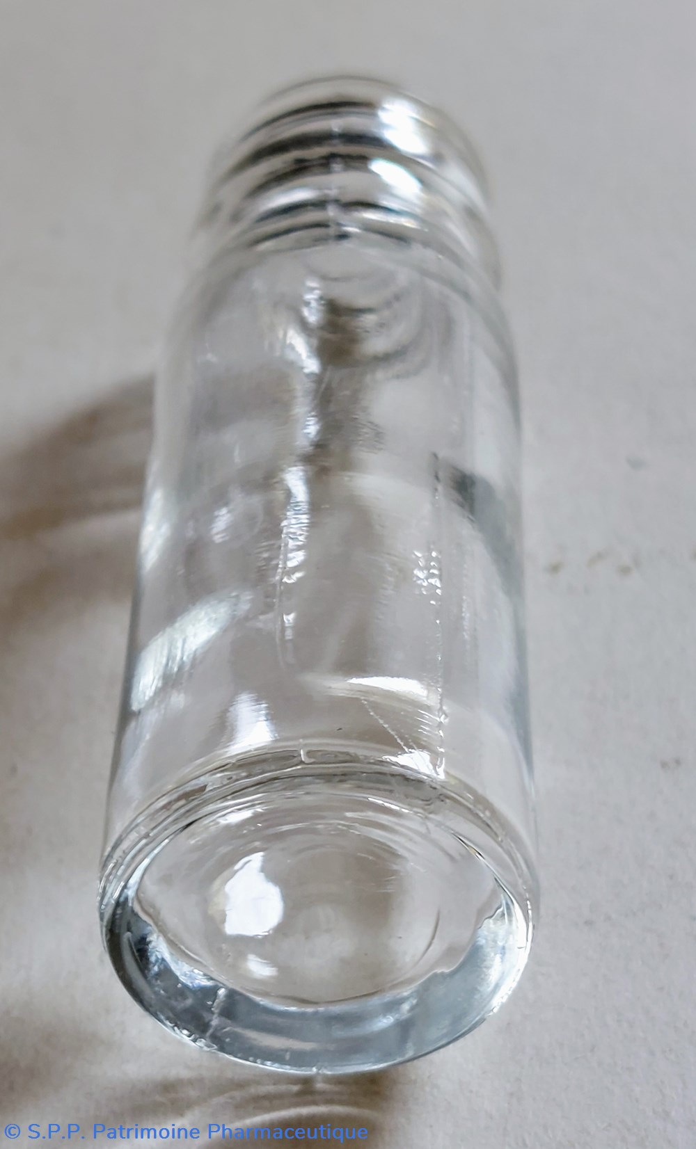 science pharmacie 6 petit flacon cylindrique en verre