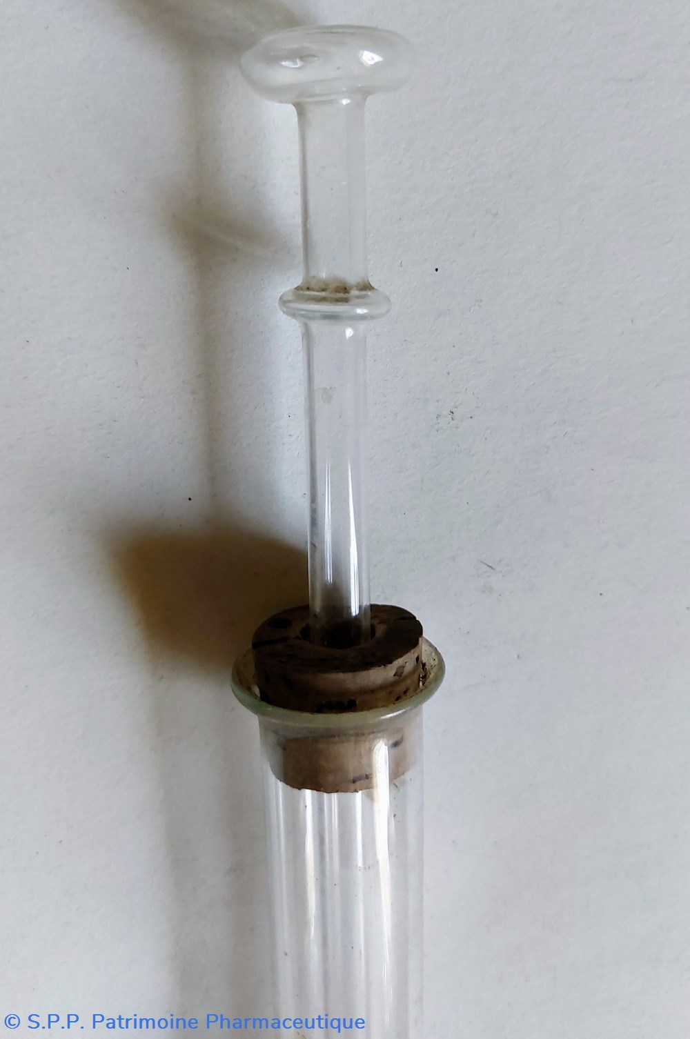 science pharmacie tube et piston en verre
