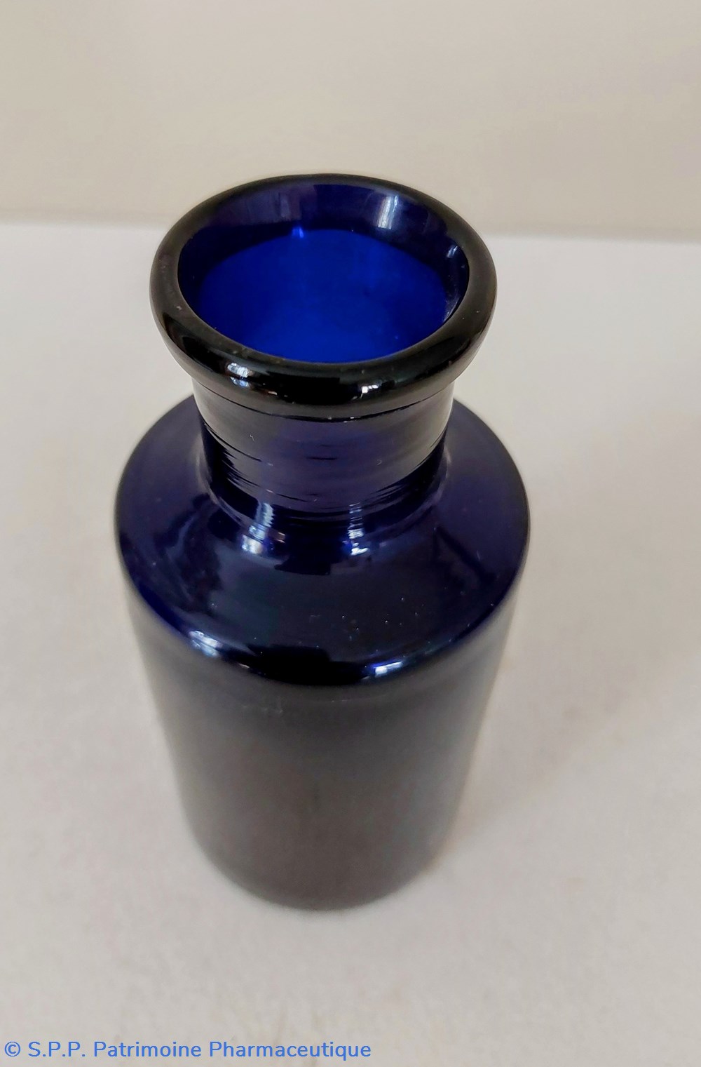 Bleu / Flacon de pharmacie verre bleu H 12 cm 2 science bleu flacon de pharmacie verre bleu h 12 cm