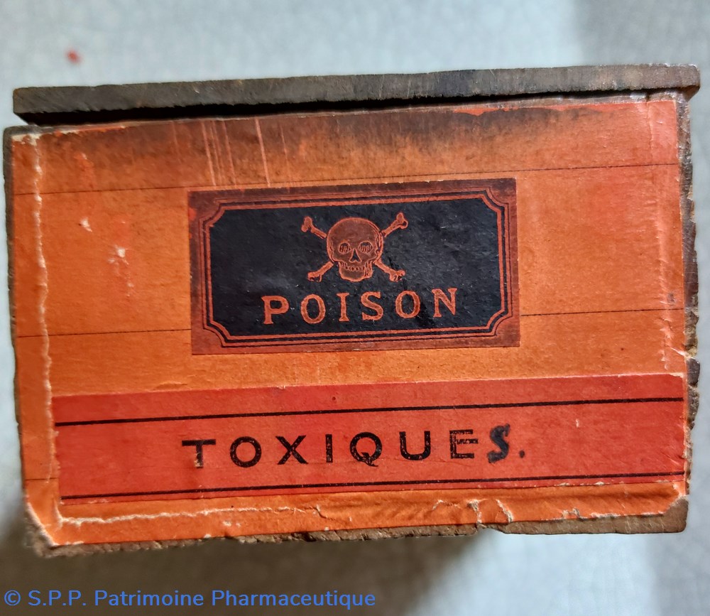 COFFRET de protection pour produits Toxiques 4 science coffret de protection pour produits toxiques
