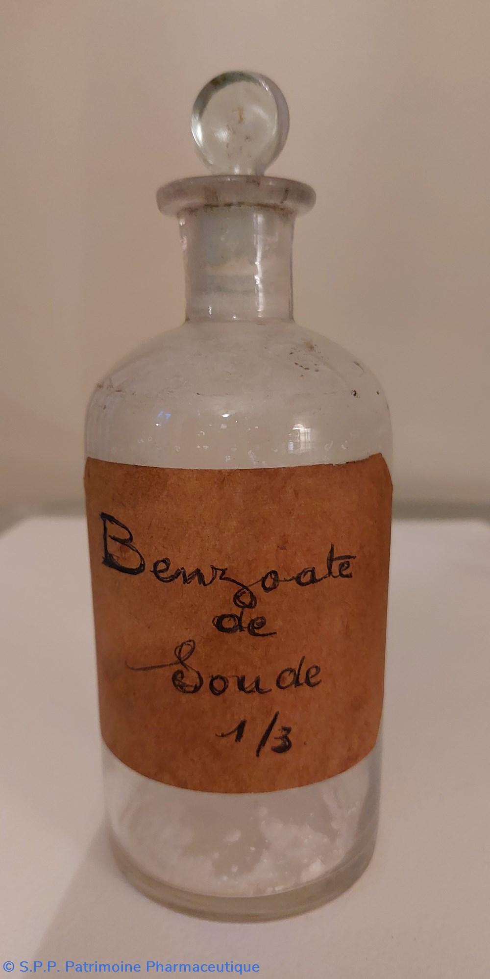 Benzoate de Soude 1/3 Flacon verre transparent 2 science pharmacie benzoate de soude 1 3 flacon verre transparent