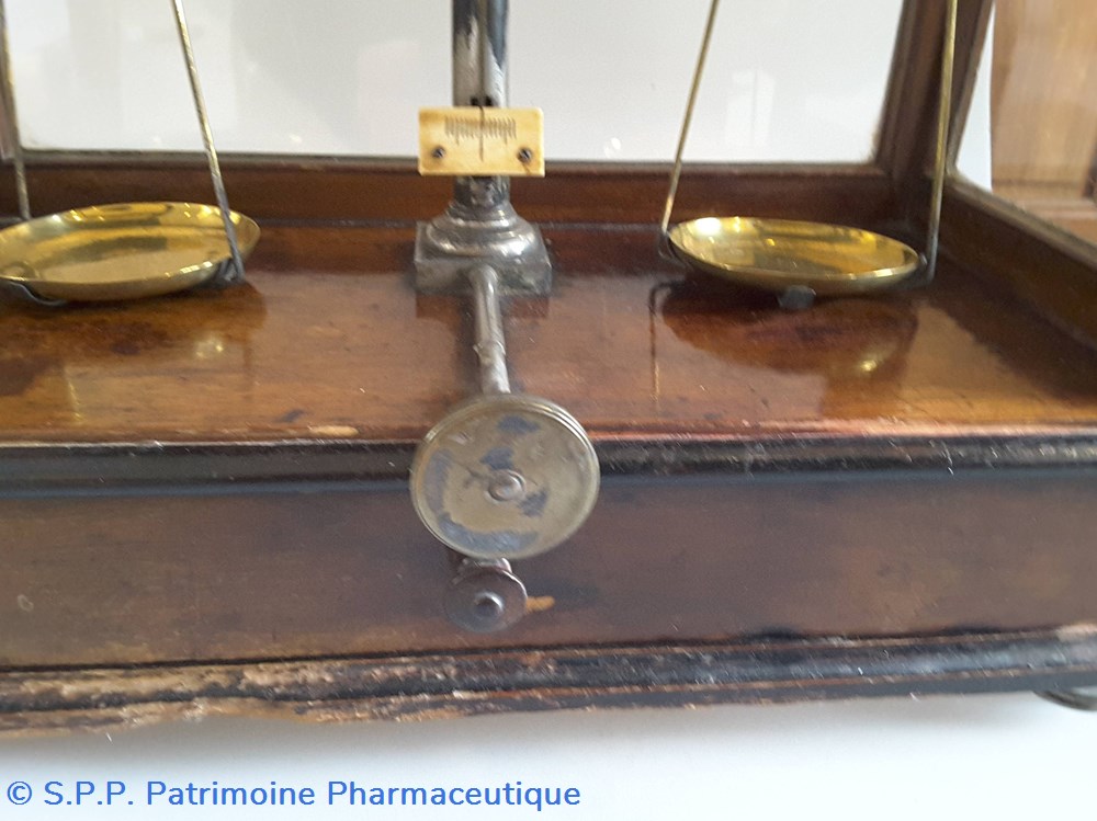 science pharmacie trebuchet balance de precision