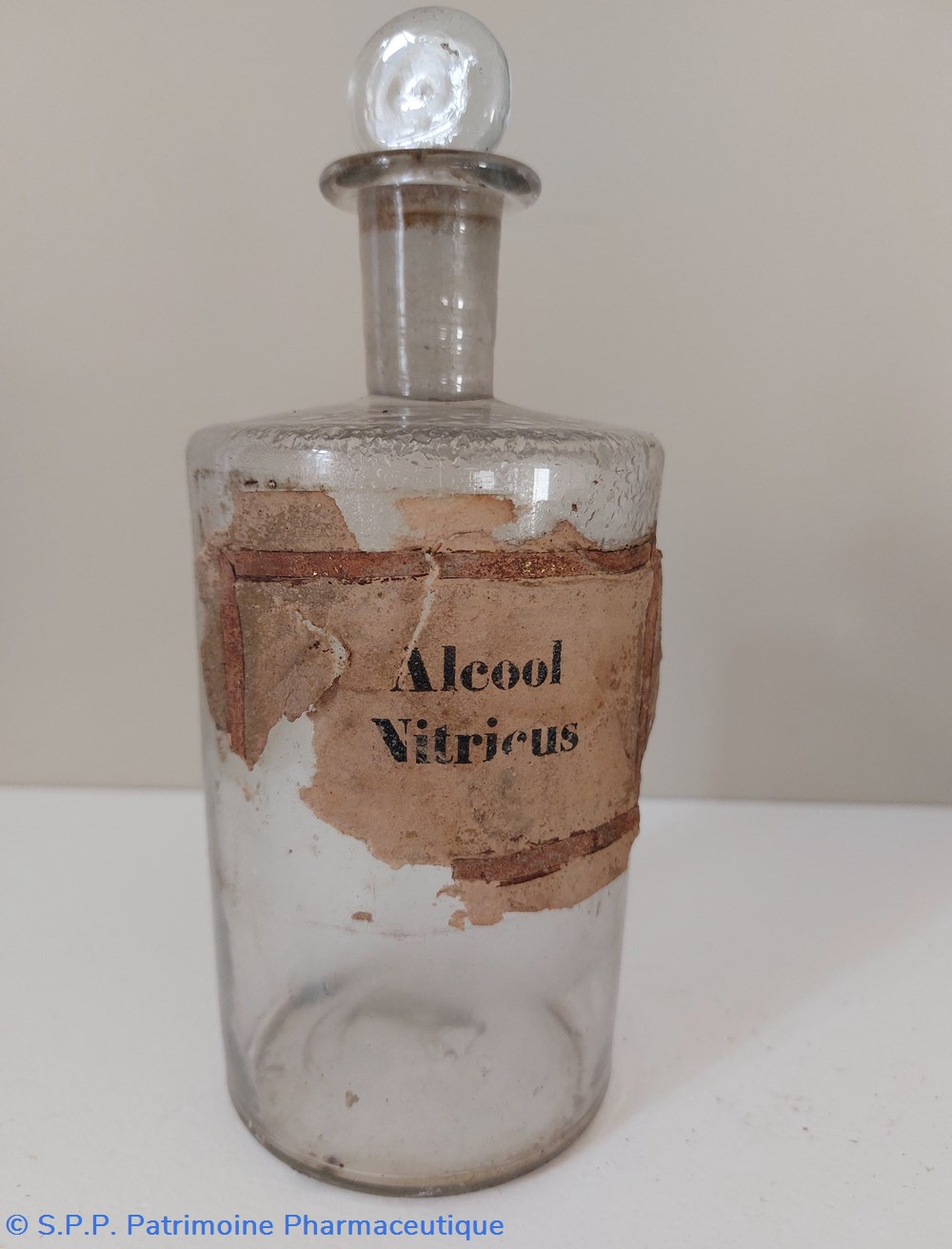 Alcool Nitricus Flacon en verre transparent science pharmacie alcool nitricus flacon en verre transparent