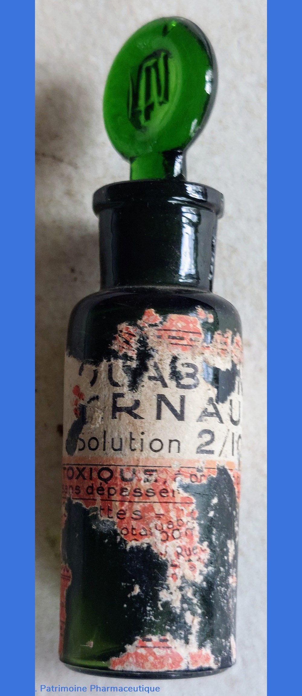 VERT Petit flacon en verre vert 5 science pharmacie vert petit flacon en verre vert