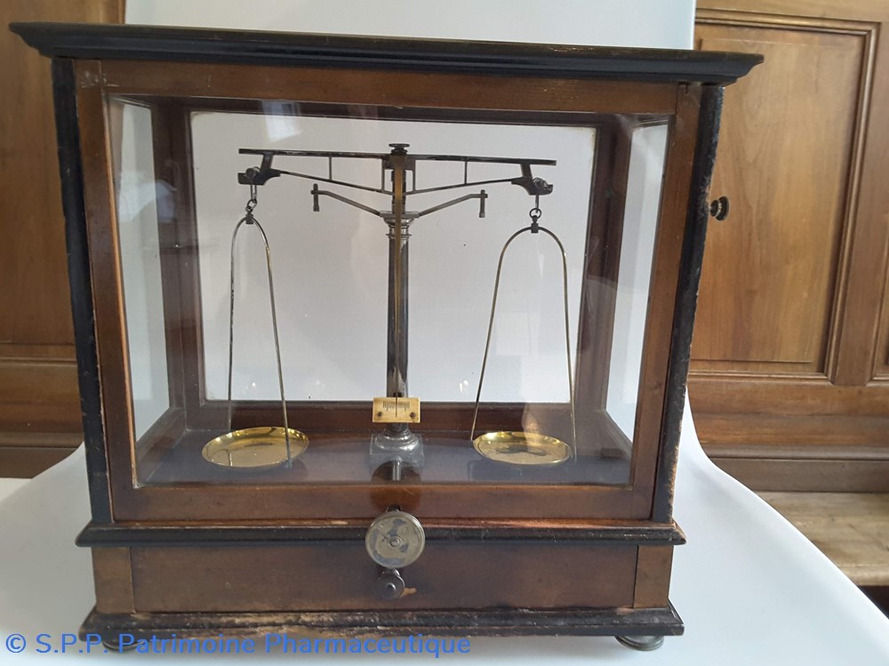 science pharmacie trebuchet balance de precision