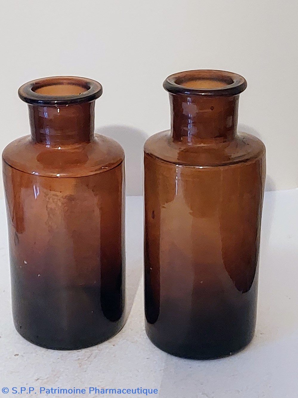 Flacons 14 cm en verre ambré science pharmacie flacons 14 cm en verre ambre
