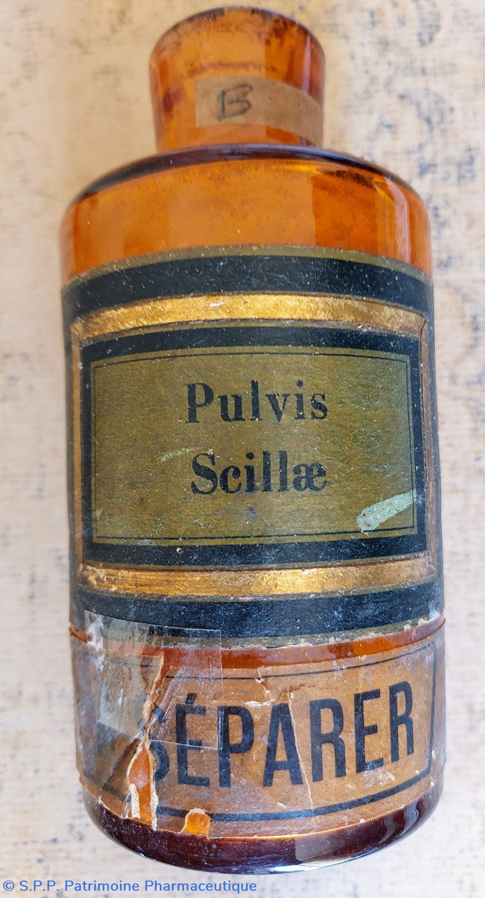 Flacon de Pharmacie en verre ambré Pulvis Scillae science flacon de pharmacie en verre ambre pulvis scillae