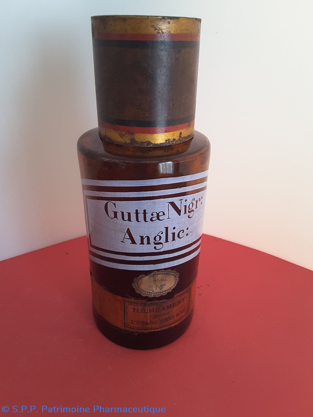 Guttae Nigræ Anglicæ ou Guttæ Nigr: Anglic: science pharmacie guttae nigr anglic ou gutt nigr anglic