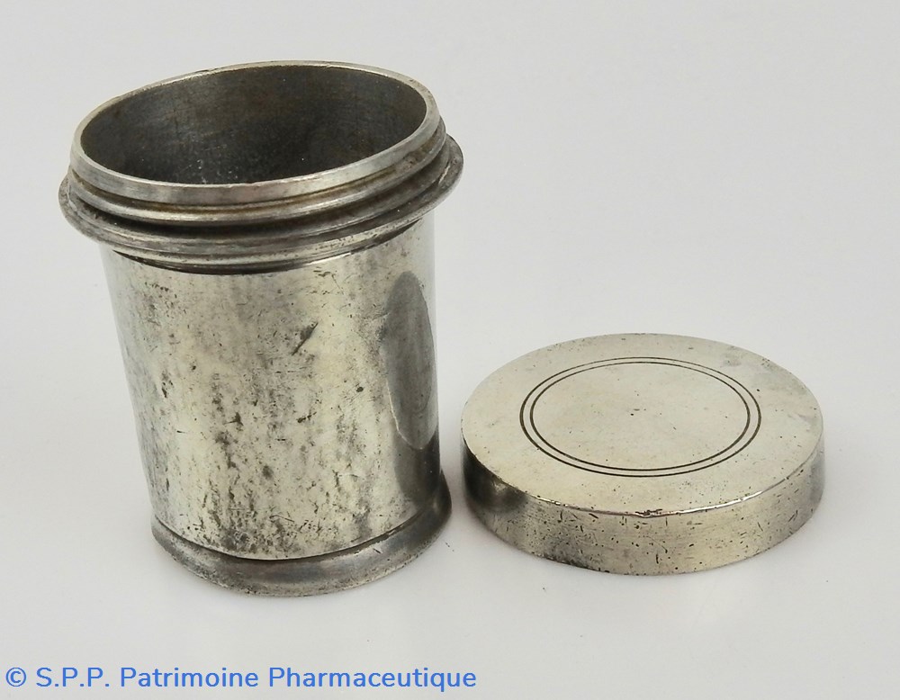 science pharmacie pot a onguent en etain