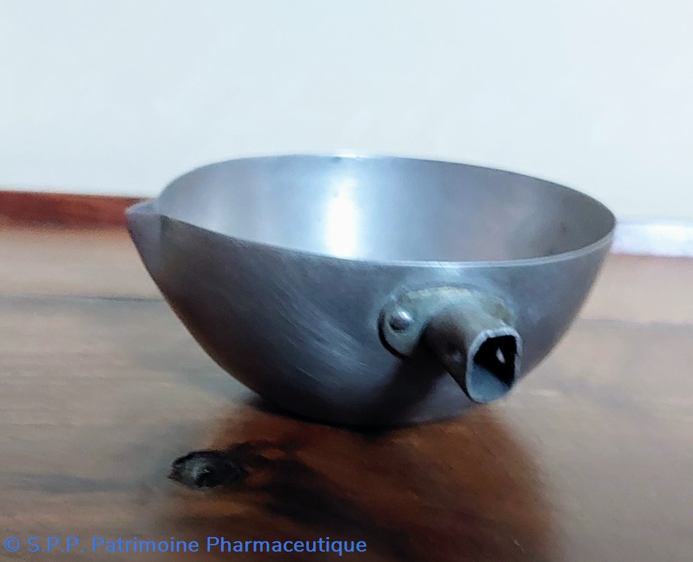 science coupelle de pharmacie en etain diametre 7 cm