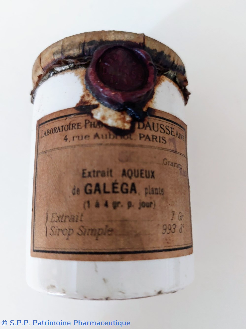 Pot à onguent " Extrait Aqueux de Galéga" 3 science pharmacie pot a onguent extrait aqueux de galega