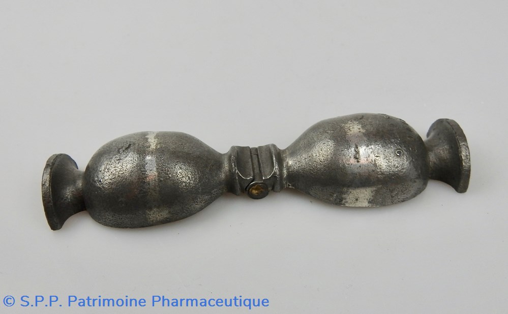 science pharmacie moule a ovule en etain