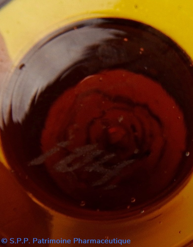 science flacon de pharmacie en verre ambre tres petit modele a etiquette blanche et rouge