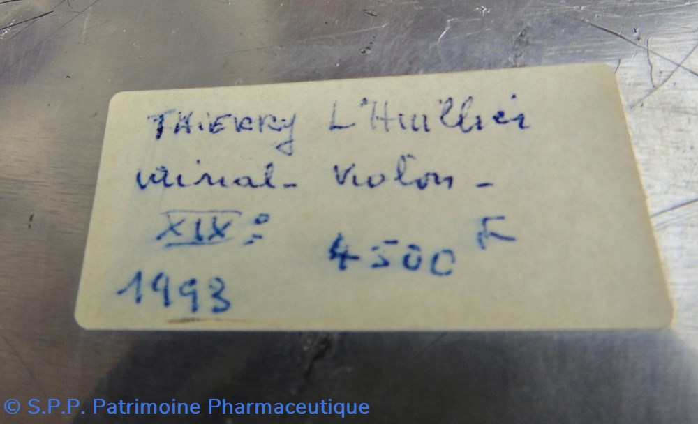 URINAL en forme de violon 5 science pharmacie urinal en forme de violon