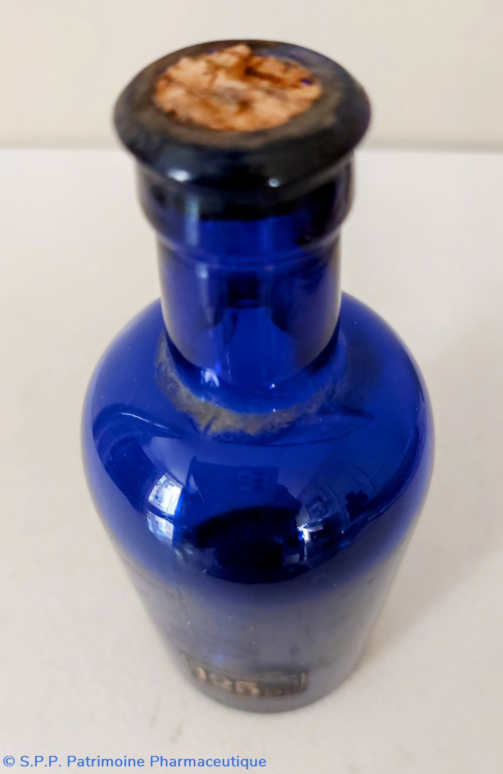 science pharmacie bleu petite bouteille bleue 125 grs essence de cannelle