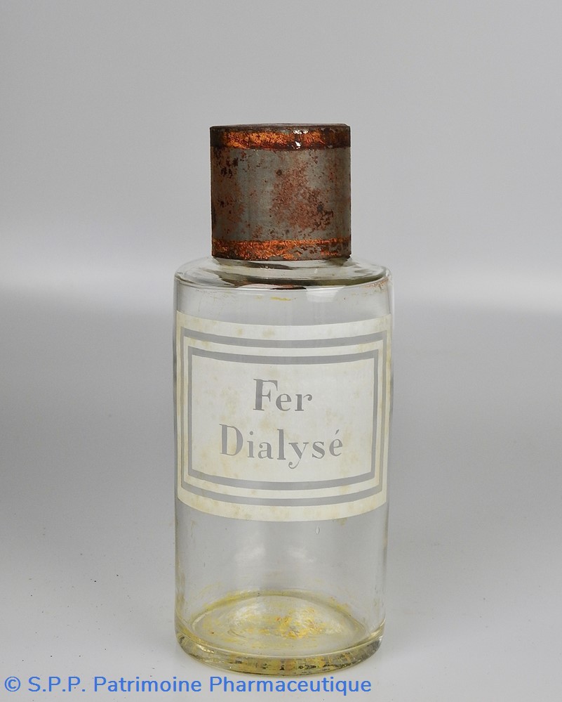 Flacon en verre petit modèle étiquette blanche Pharmacie RAVASSE 4 science flacon en verre petit modele etiquette blanche pharmacie ravasse