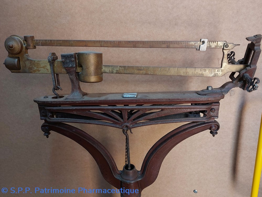Bascule ( ou balance de pharmacie) science bascule ou balance de pharmacie