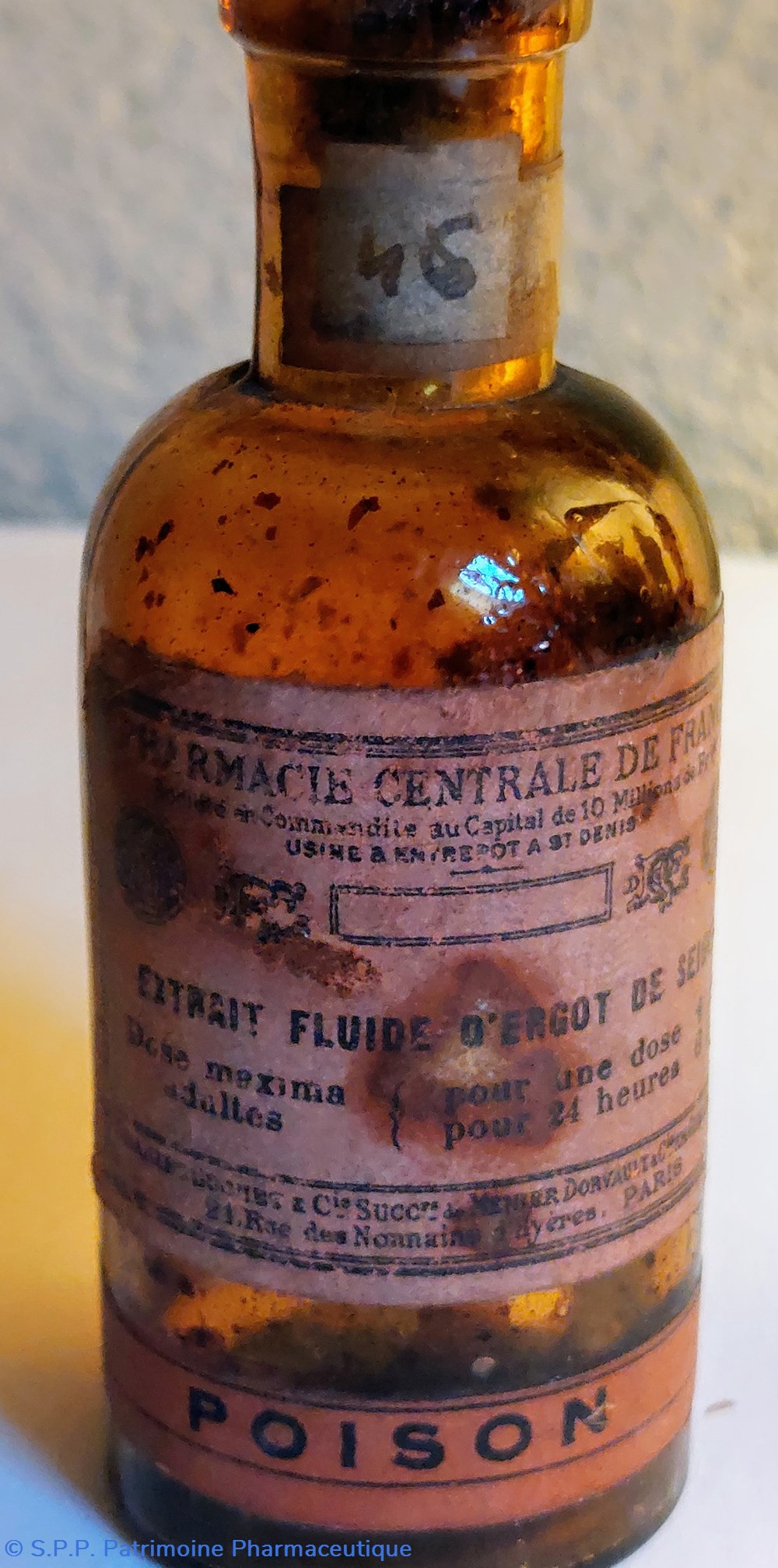 Flacon 10 cm verre ambré "Extrait Fluide d'ergot de seigle" science pharmacie flacon 10 cm verre ambre extrait fluide ergot de seigle
