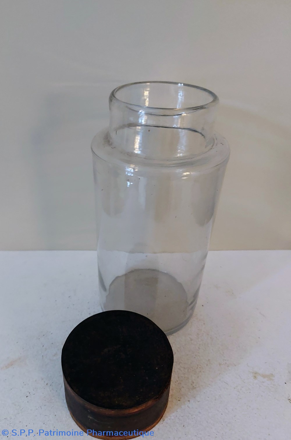 Pot de Pharmacie en verre blanc h 20 cm 3 science pot de pharmacie en verre blanc h 20 cm