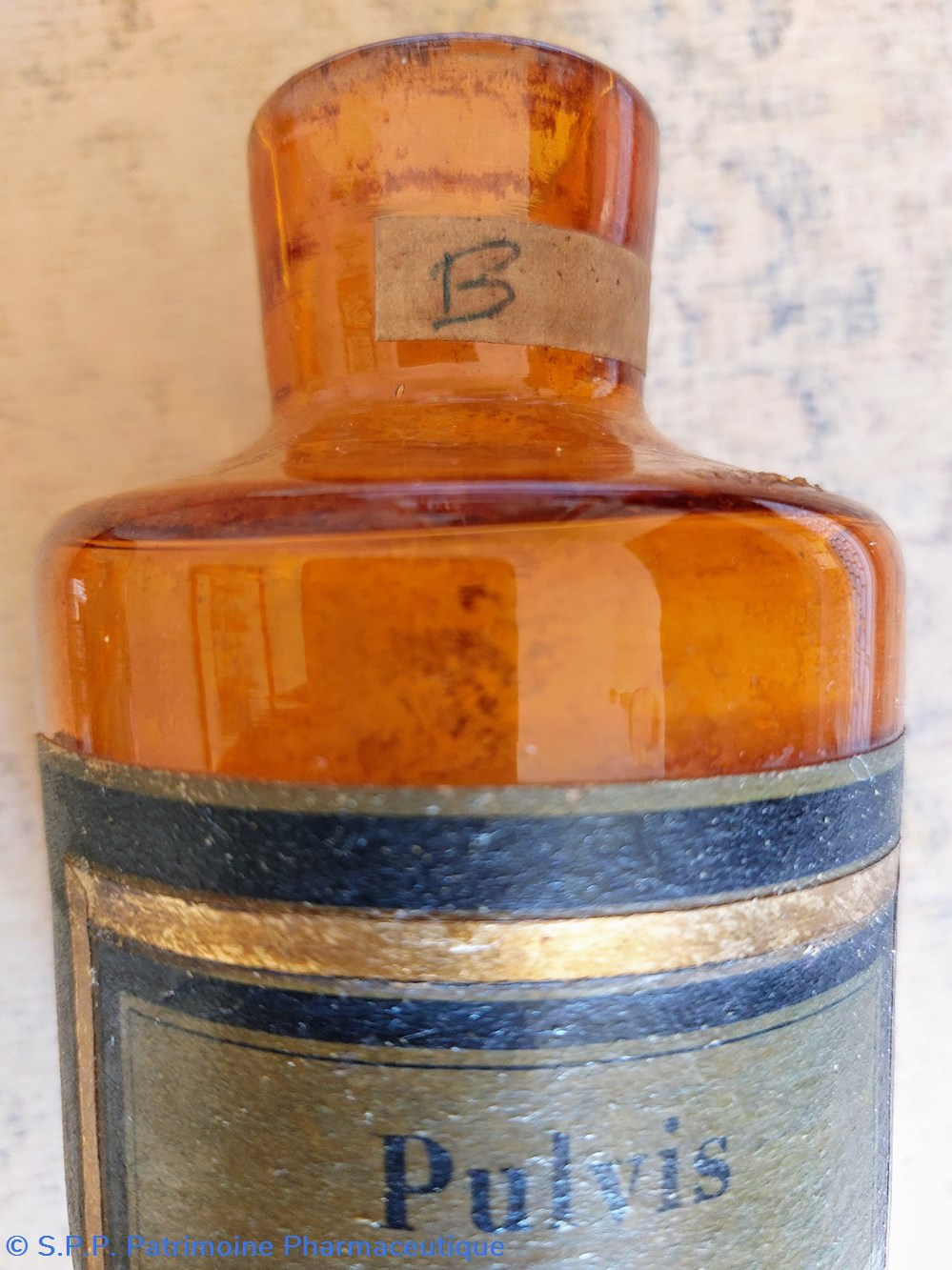 Flacon de Pharmacie en verre ambré Pulvis Scillae 2 science flacon de pharmacie en verre ambre pulvis scillae