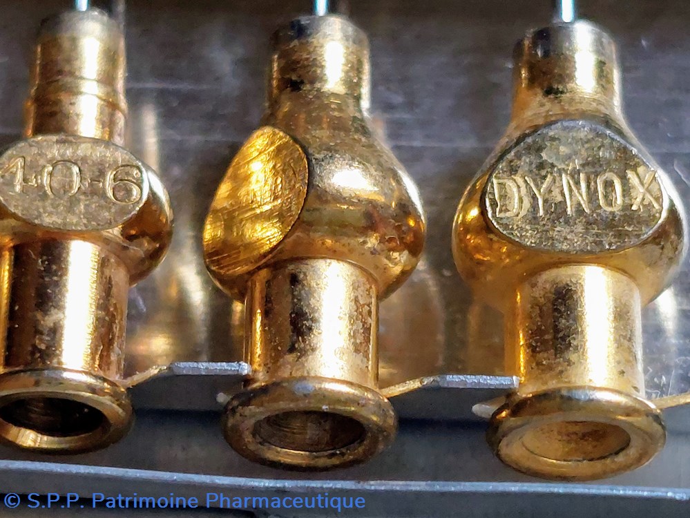 science pharmacie boite aiguilles medicales