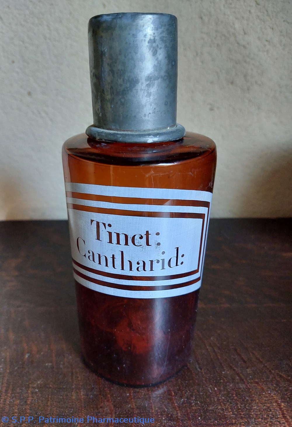 SN - Tinct : Cantharid : Bouteille verre ambré Goulot pm 5 science pharmacie sn tinct cantharid bouteille verre ambre goulot pm