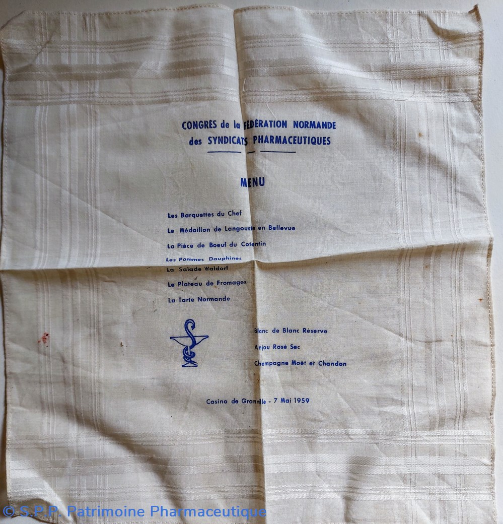 Mouchoir Menu Congrès des syndicats pharmaceutiques 4 documents anciens mouchoir menu congres des syndicats pharmaceutiques