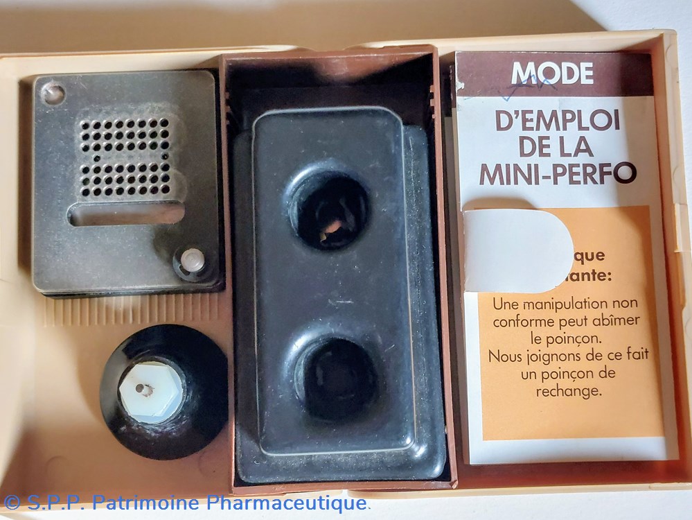Perforatrice de mini cartes Fahrenberger science pharmacie perforatrice de mini cartes fahrenberger