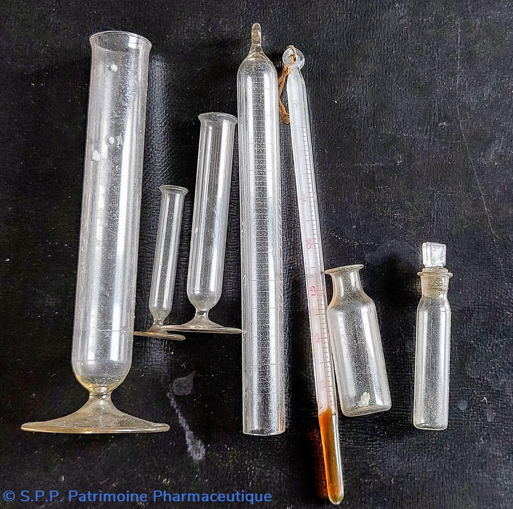 science pharmacie coffret de verreries analyse pharmaceutique
