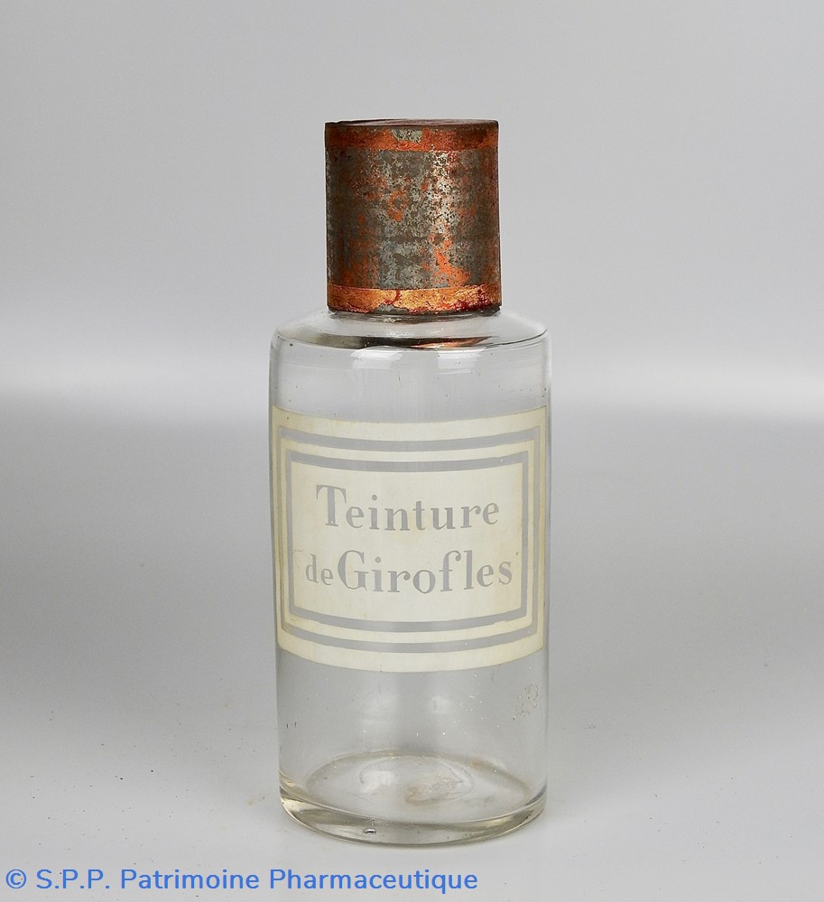 Flacon en verre petit modèle étiquette blanche Pharmacie RAVASSE 4 science flacon en verre petit modele etiquette blanche pharmacie ravasse
