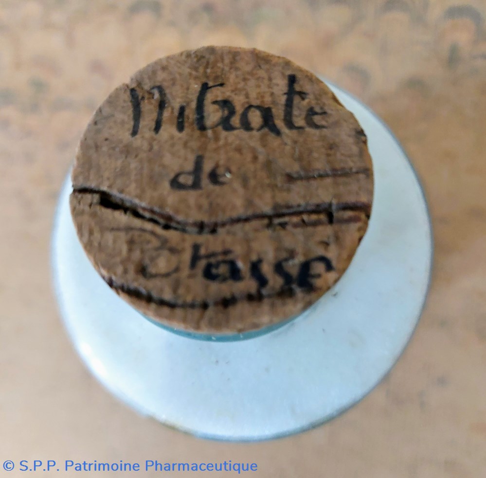 Nitras Potassicus - Petit flacon en verre 5 science pharmacie nitras potassicus petit flacon en verre