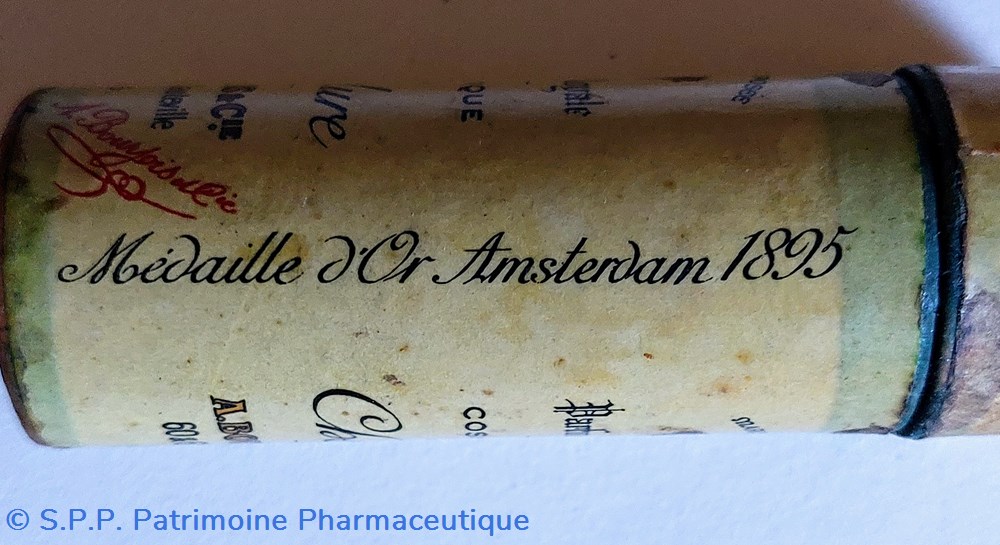 Cosmétique pour chevelure - Tube 4 science pharmacie cosmetique pour chevelure tube