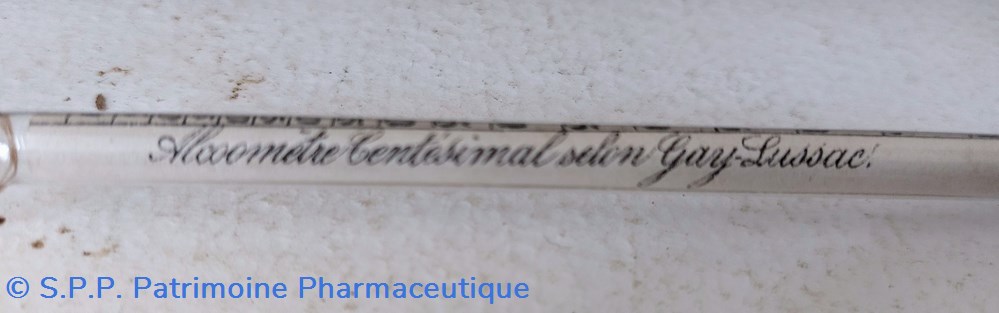science pharmacie alcoometre centesimal selon gay lussac
