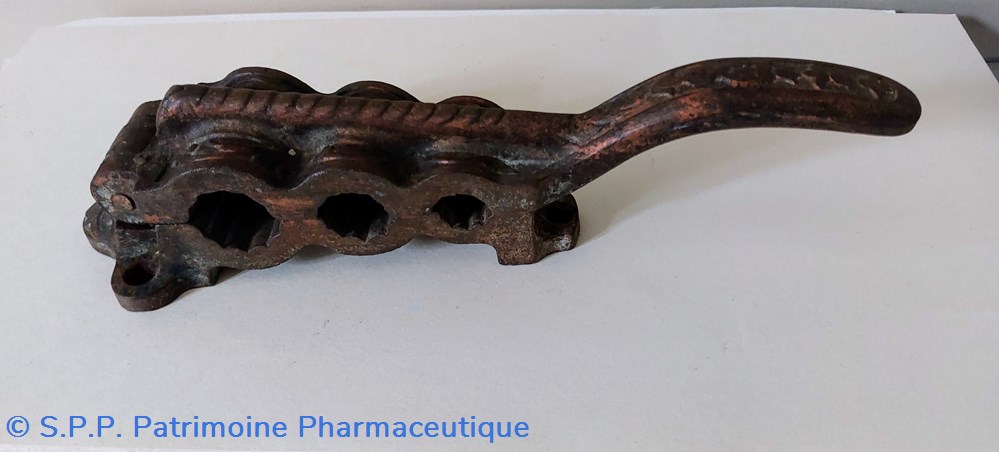 science pharmacie mache bouchons marque cf