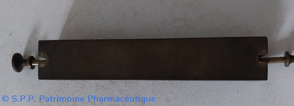 science pharmacie moule 12 suppositoires en laiton