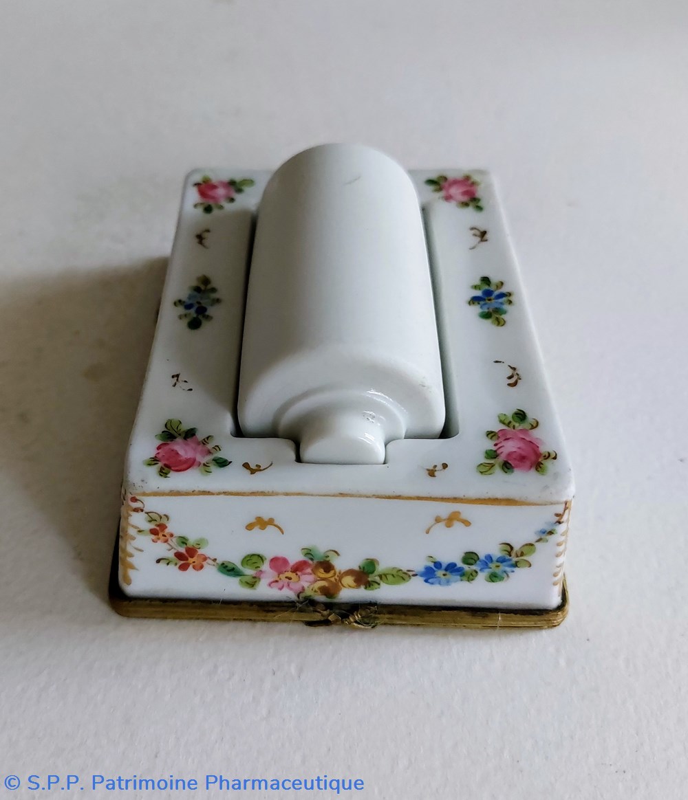 ETIQUETEUSE MANUELLE en porcelaine 2 science pharmacie etiqueteuse manuelle en porcelaine