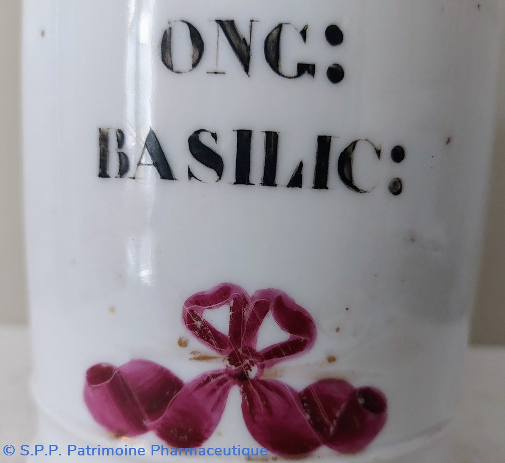science ong basilic pot de pharmacie