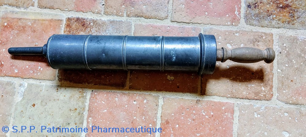 Seringue à clystère en étain pour bétail science pharmacie seringue a clystere en etain pour betail