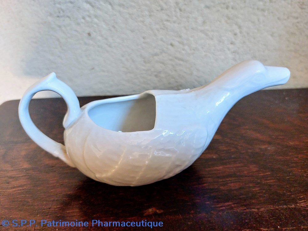 science pharmacie biberon de malade canard de malade