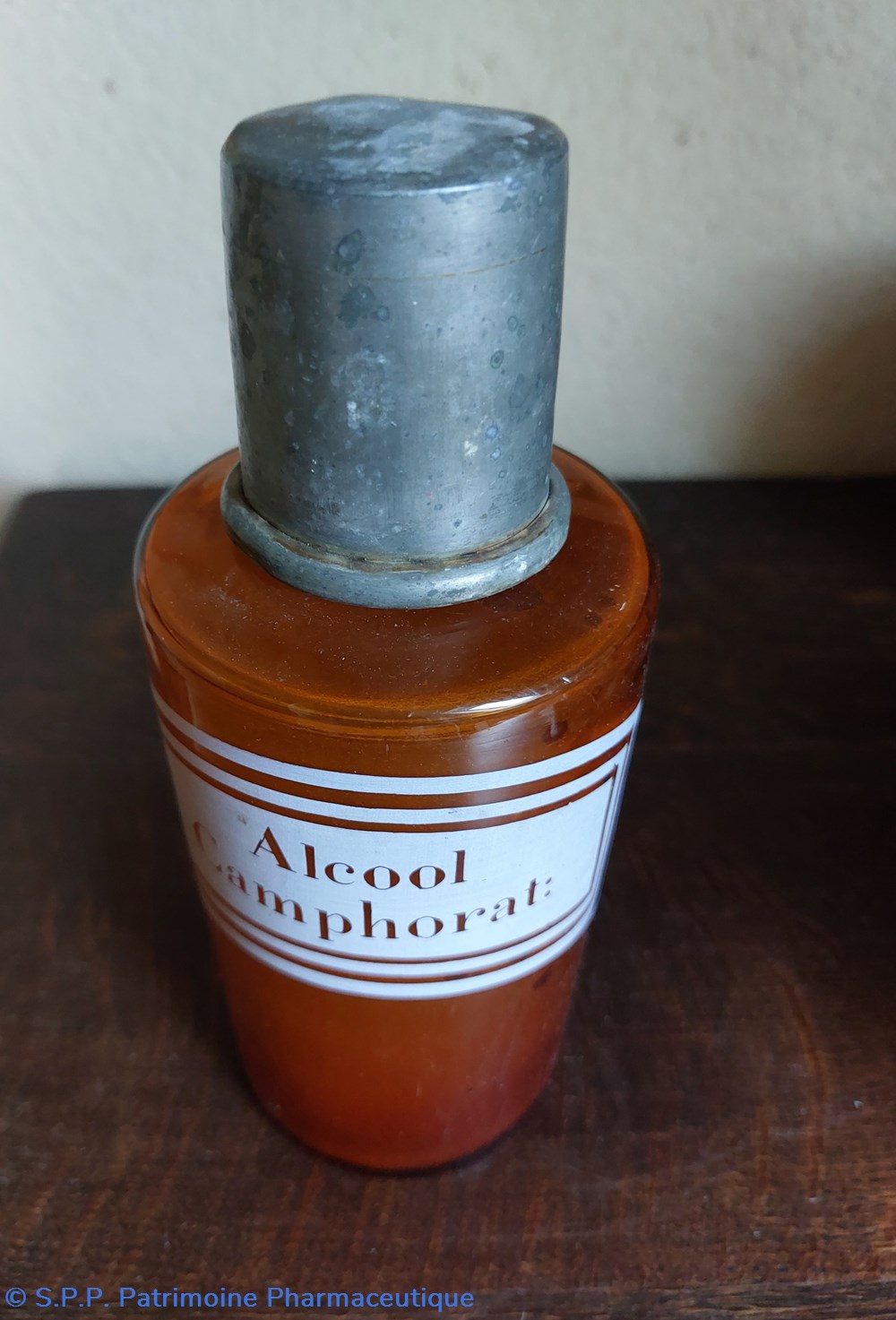 SN - Alcool Camphrorat : bouteille verre ambré Goulot pm 5 science pharmacie sn alcool camphrorat bouteille verre ambre goulot pm