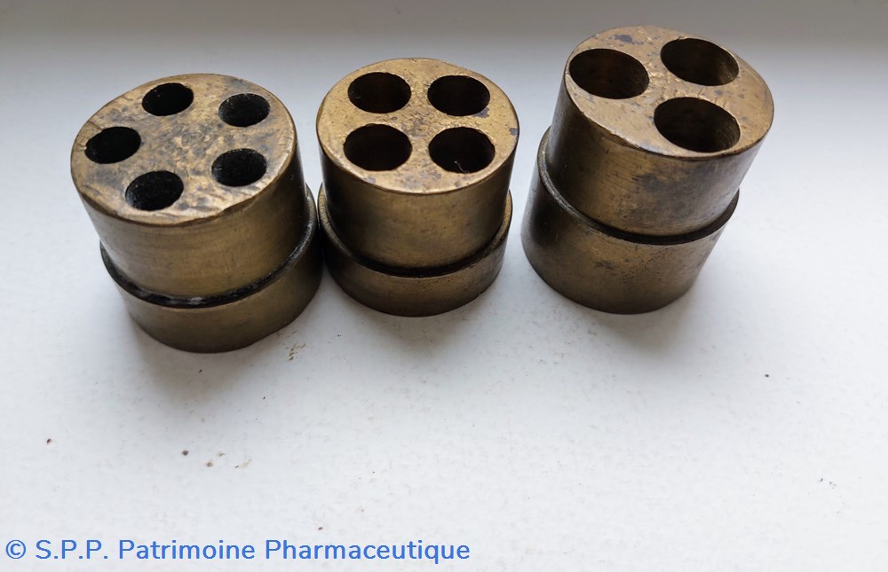 Moules à suppositoires en laiton / 3 formats 3 science pharmacie moules a suppositoires en laiton 3 formats