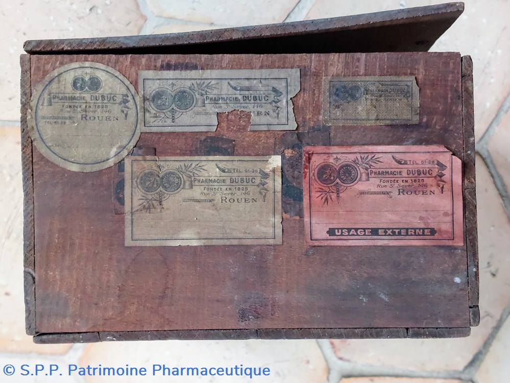 Coffret en bois réutilisé par la Pharmacie DUBUC 4 science coffret en bois reutilise par la pharmacie dubuc