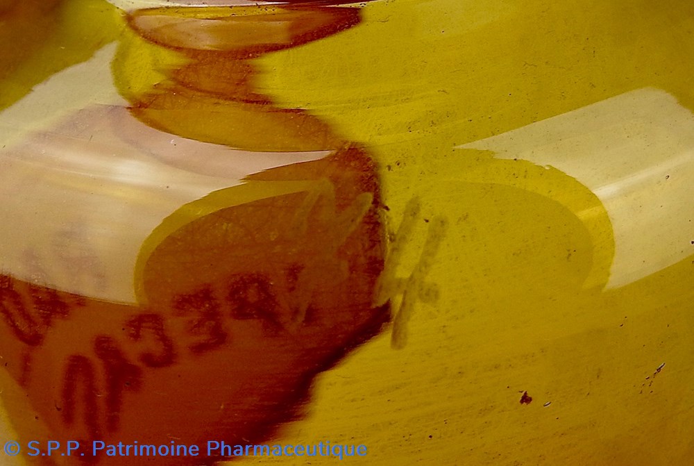 Flacon de pharmacie en verre ambré moyen modèle à étiquette blanche et rouge 5 science flacon de pharmacie en verre ambre moyen modele a etiquette blanche et rouge