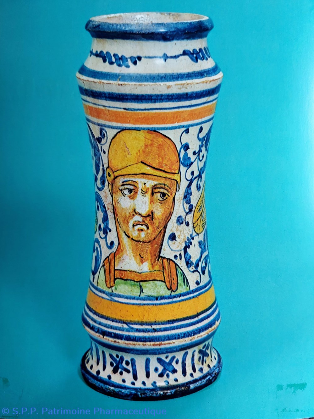 science roussel n 45 pot de pharmacie faience de rouen 1548