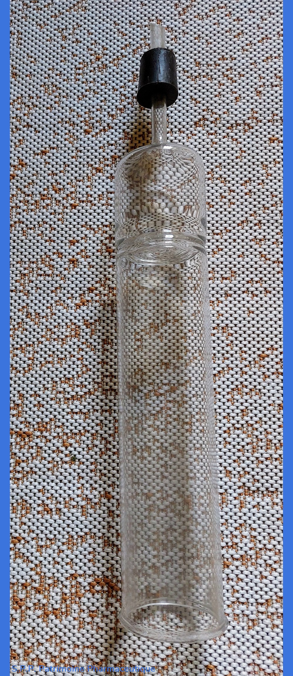 Tube filtrant long de 53 cm Diamètre 7.5 cm science pharmacie tube filtrant long de 53 cm diametre 7 5 cm
