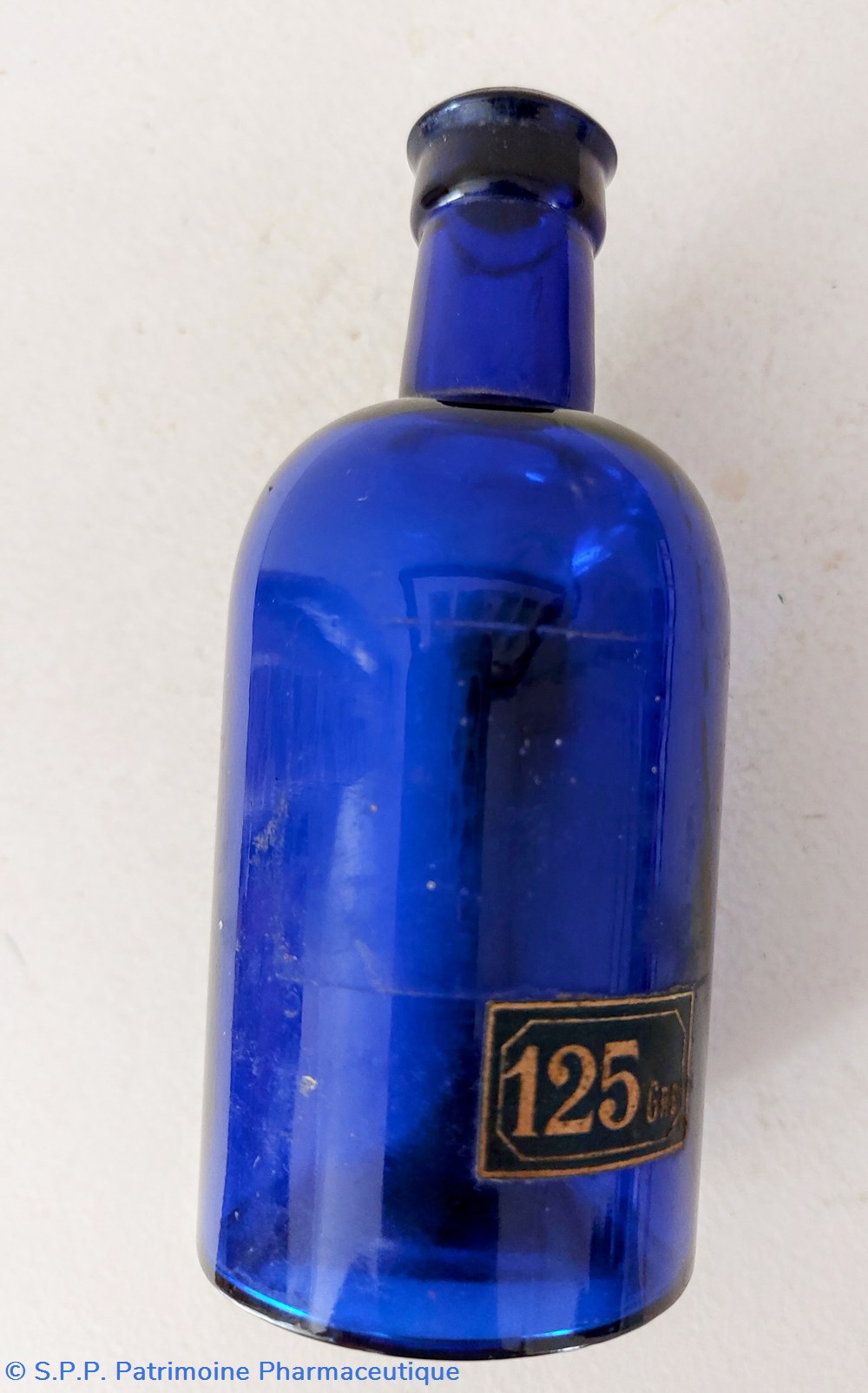 science pharmacie bleu petite bouteille bleue 125 grs essence de cannelle