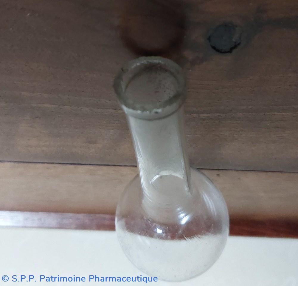 science pharmacie ballon de laboratoire a fond rond hauteur 10 cm