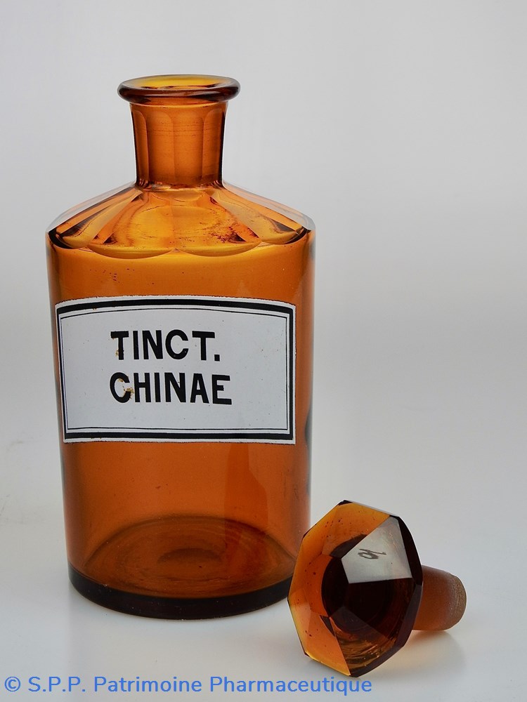 Flacon de pharmacie en verre ambré moyen modèle à étiquette blanche et noire 3 science flacon de pharmacie en verre ambre moyen modele a etiquette blanche et noire